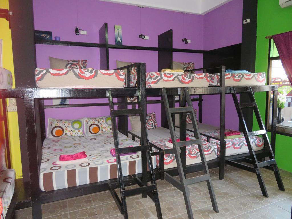 Same Same Guesthouse, Bar & Restaurant (Adults Only) Haad Rin Bagian luar foto