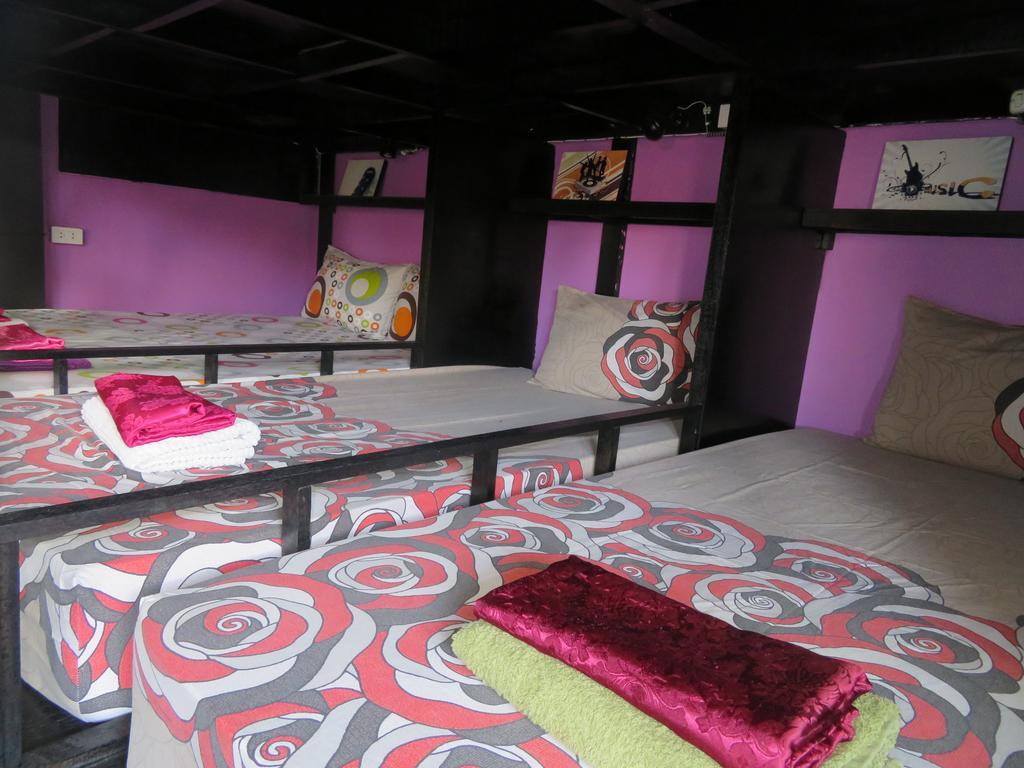 Same Same Guesthouse, Bar & Restaurant (Adults Only) Haad Rin Bagian luar foto