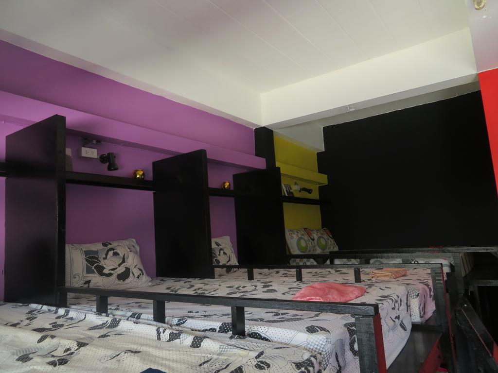 Same Same Guesthouse, Bar & Restaurant (Adults Only) Haad Rin Bagian luar foto