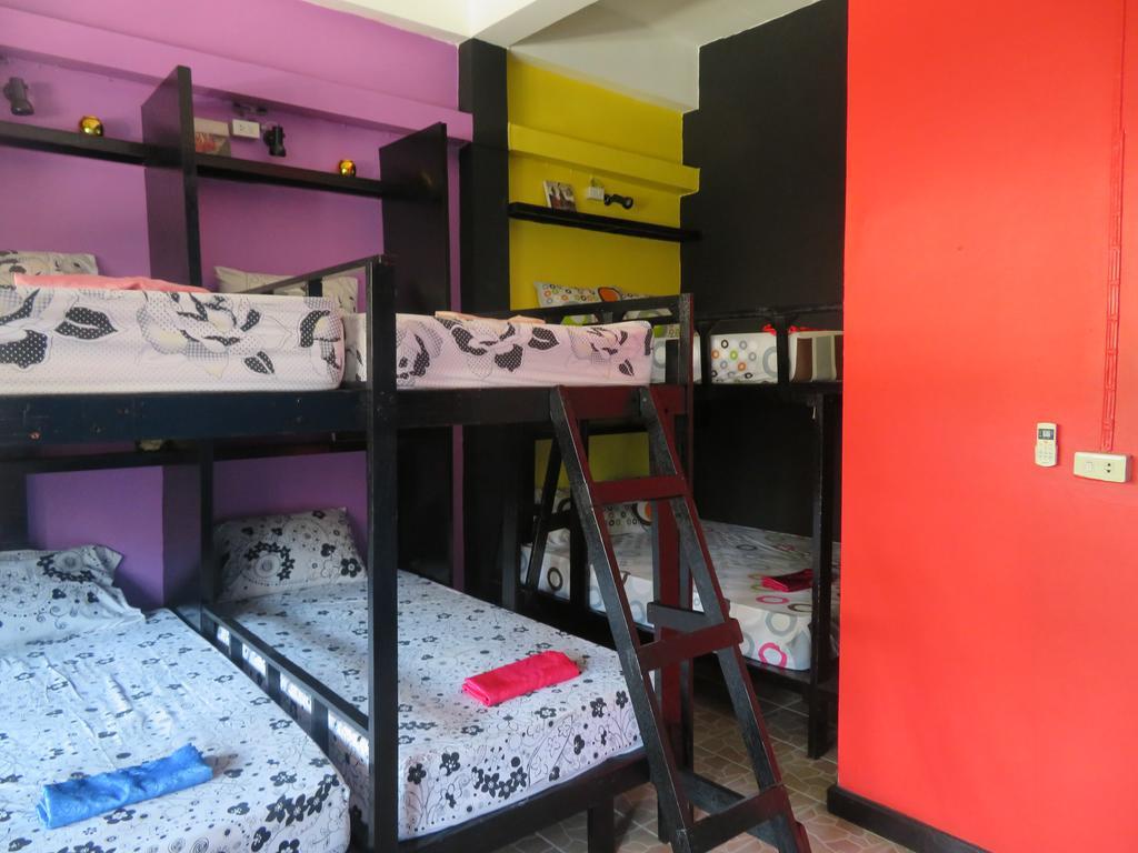 Same Same Guesthouse, Bar & Restaurant (Adults Only) Haad Rin Bagian luar foto