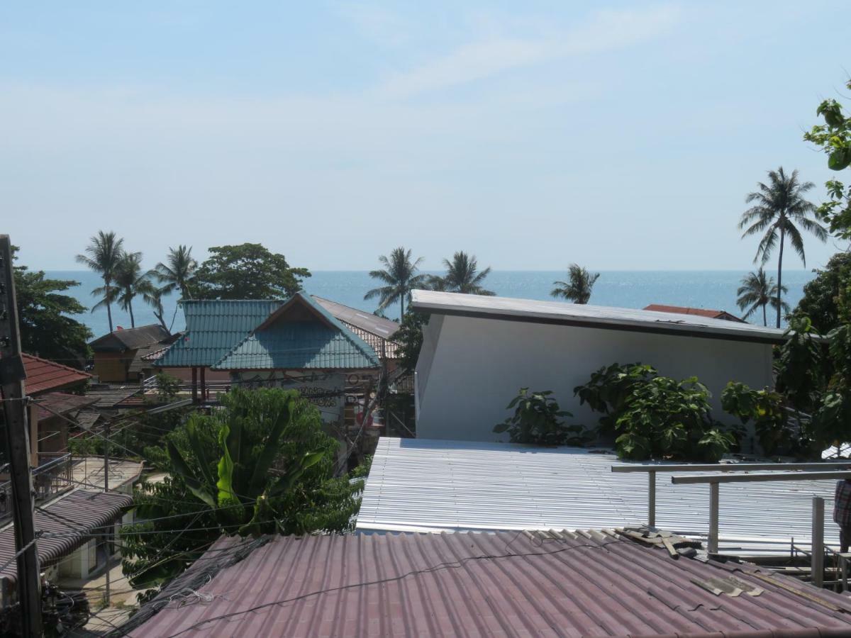 Same Same Guesthouse, Bar & Restaurant (Adults Only) Haad Rin Bagian luar foto