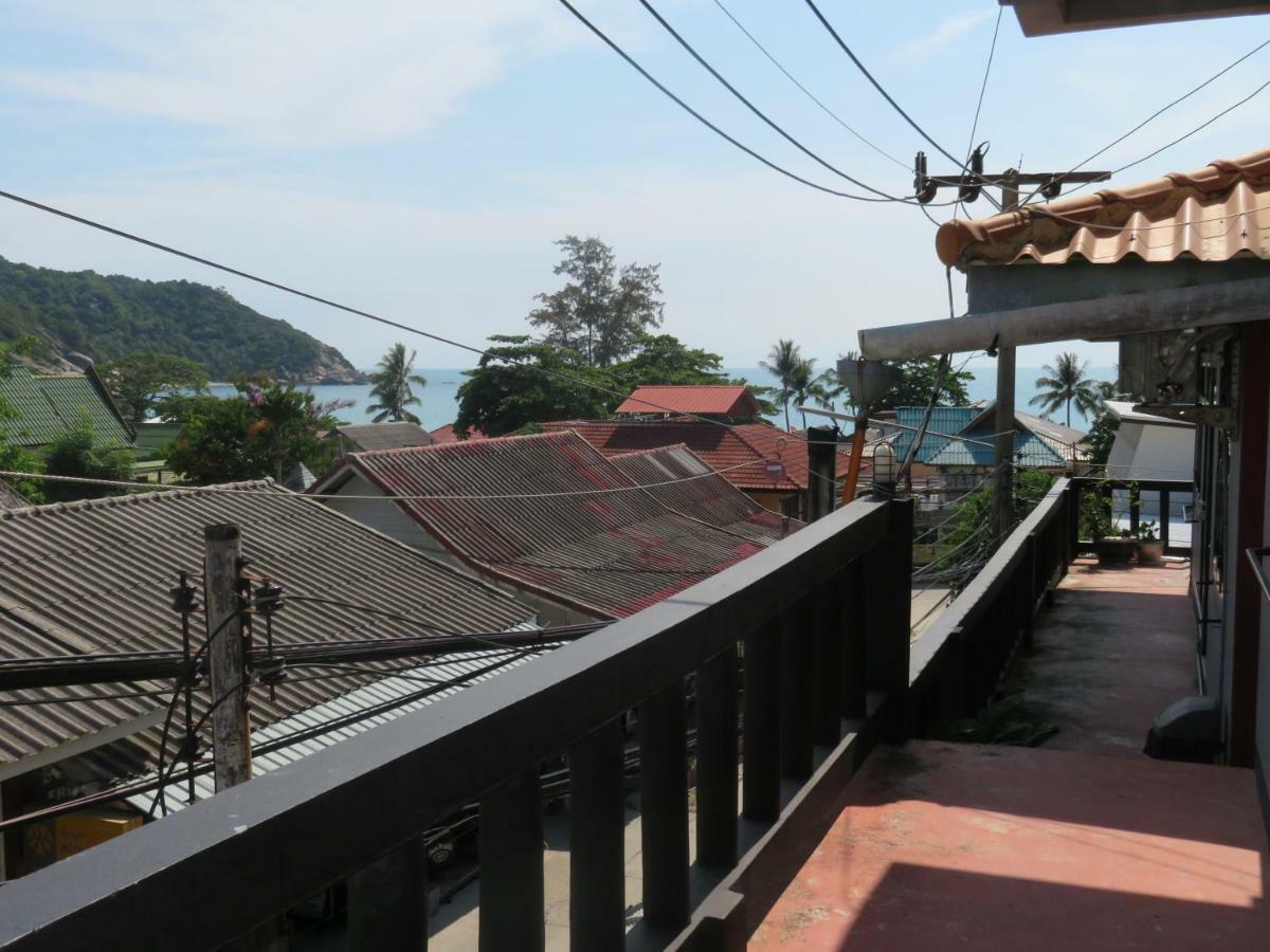 Same Same Guesthouse, Bar & Restaurant (Adults Only) Haad Rin Bagian luar foto