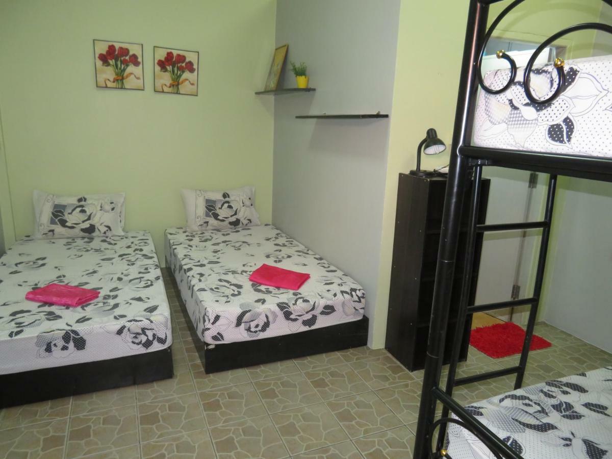 Same Same Guesthouse, Bar & Restaurant (Adults Only) Haad Rin Bagian luar foto