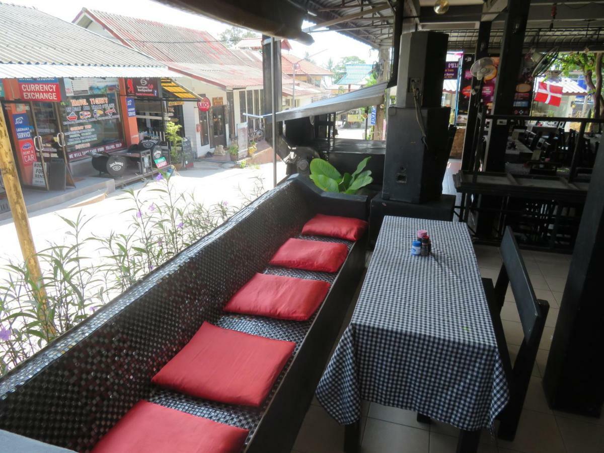 Same Same Guesthouse, Bar & Restaurant (Adults Only) Haad Rin Bagian luar foto