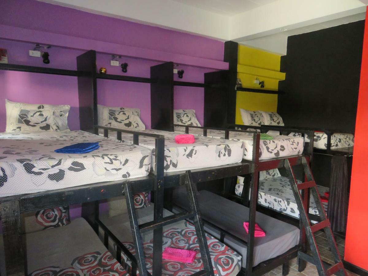Same Same Guesthouse, Bar & Restaurant (Adults Only) Haad Rin Bagian luar foto