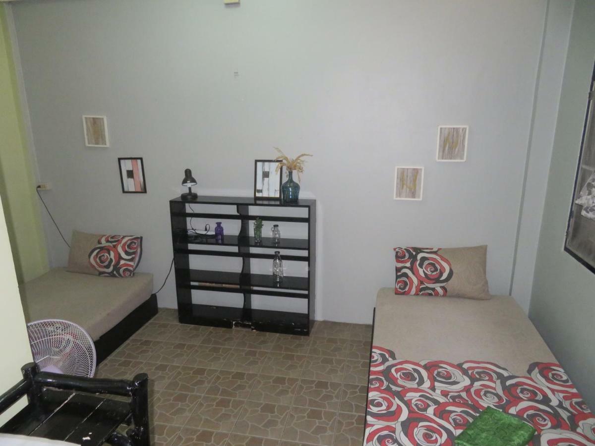 Same Same Guesthouse, Bar & Restaurant (Adults Only) Haad Rin Bagian luar foto