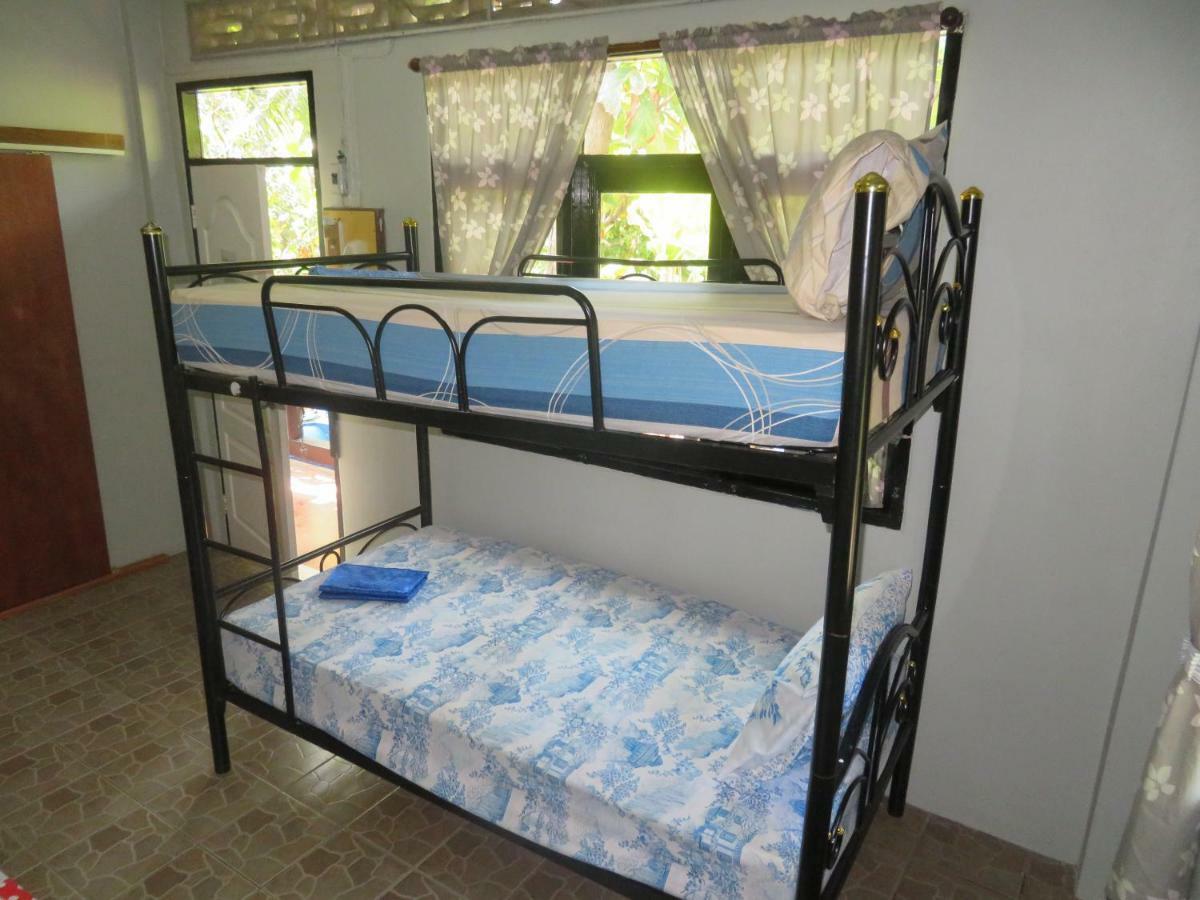 Same Same Guesthouse, Bar & Restaurant (Adults Only) Haad Rin Bagian luar foto