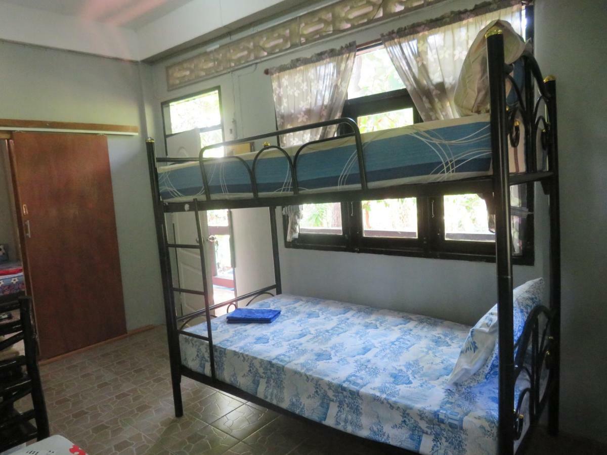Same Same Guesthouse, Bar & Restaurant (Adults Only) Haad Rin Bagian luar foto